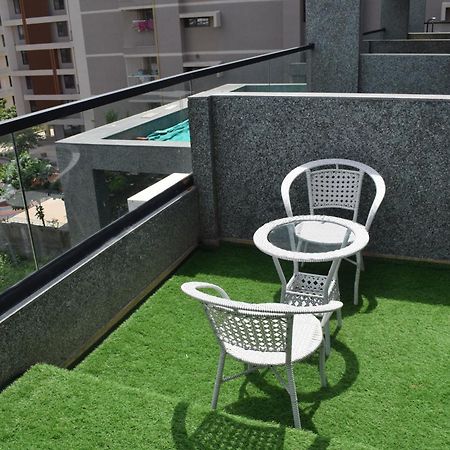 Hotel Royal Square Gandhinagar Esterno foto