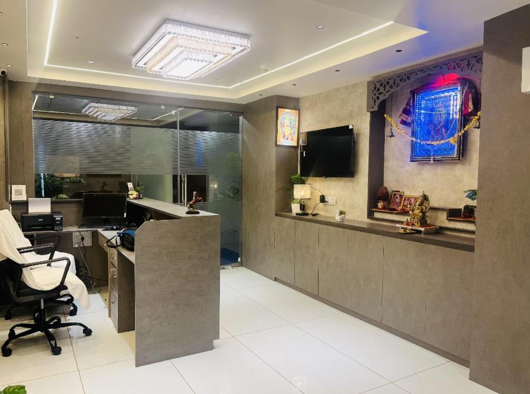 Hotel Royal Square Gandhinagar Esterno foto