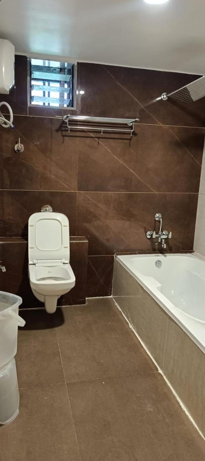Hotel Royal Square Gandhinagar Esterno foto