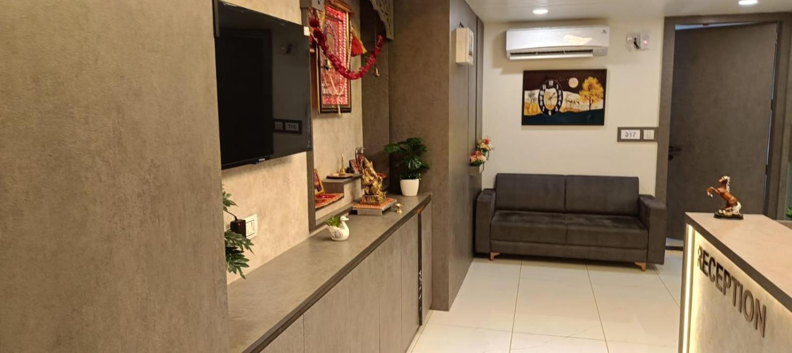 Hotel Royal Square Gandhinagar Esterno foto
