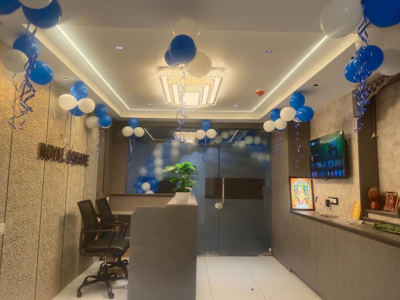 Hotel Royal Square Gandhinagar Esterno foto