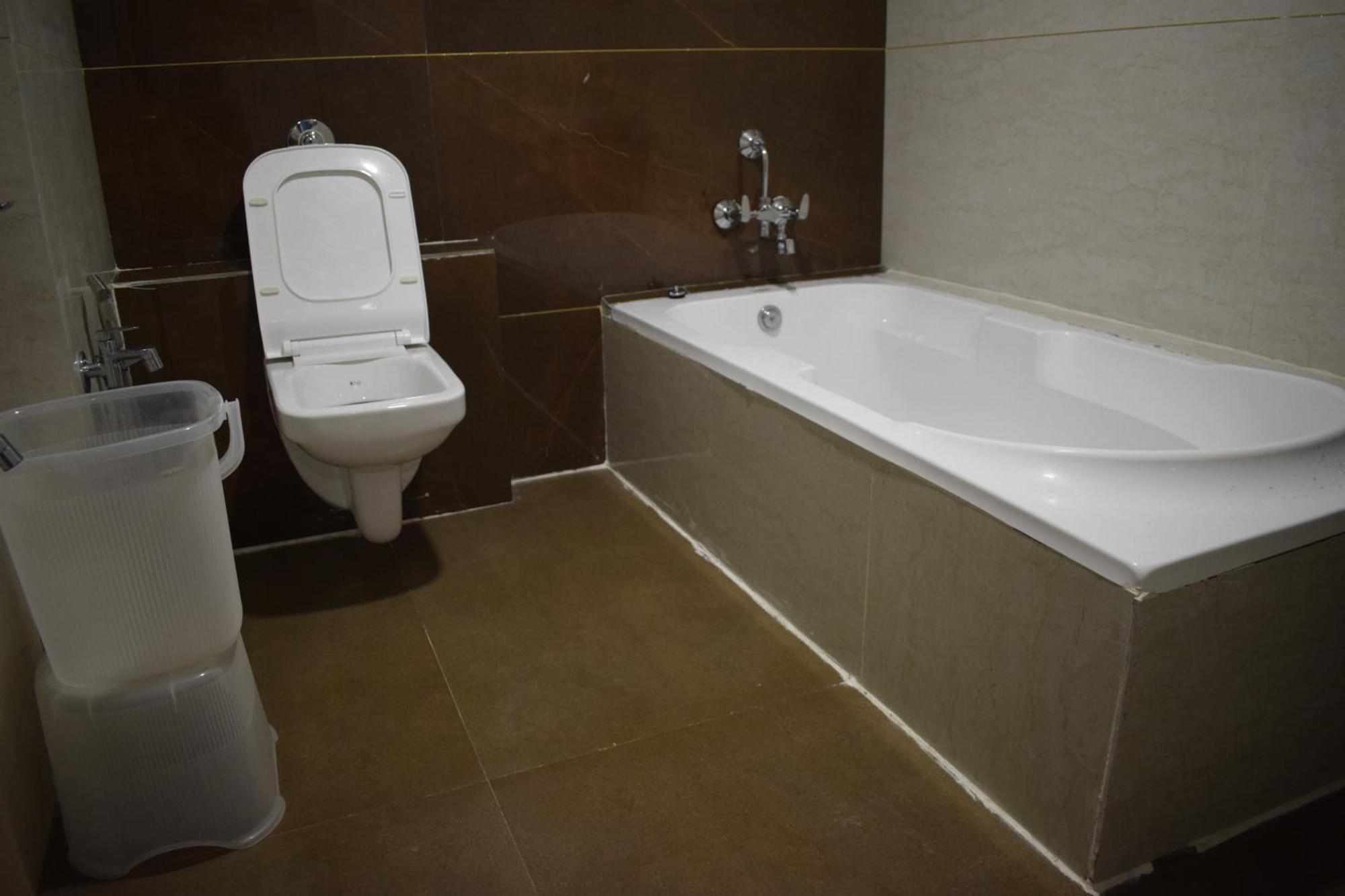 Hotel Royal Square Gandhinagar Esterno foto
